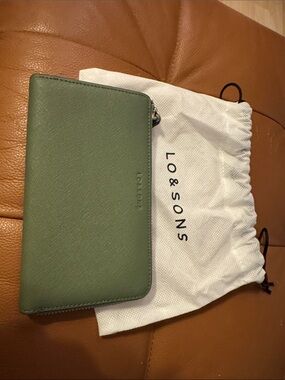 Lo & Sons Magnolia Wallet Safe Green
